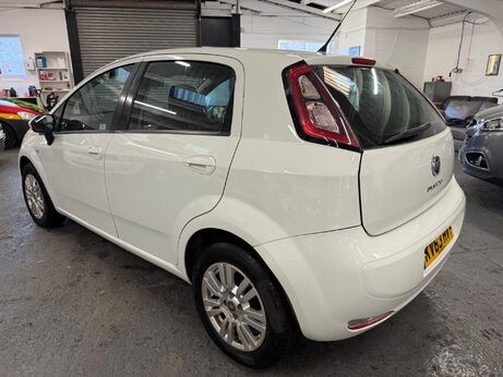 Fiat Punto 1.2 Easy Manual Euro 5 5dr 3