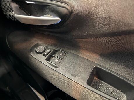 Fiat Punto 1.2 Easy Manual Euro 5 5dr 29