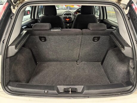 Fiat Punto 1.2 Easy Manual Euro 5 5dr 26