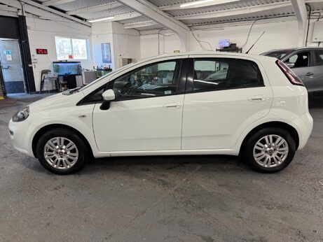 Fiat Punto 1.2 Easy Manual Euro 5 5dr 4