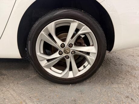 Vauxhall Astra 1.4i Turbo SRi Sports Tourer Euro 6 5dr 17