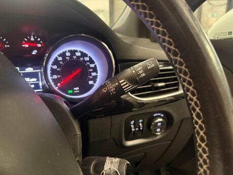Vauxhall Astra 1.4i Turbo SRi Sports Tourer Euro 6 5dr 32