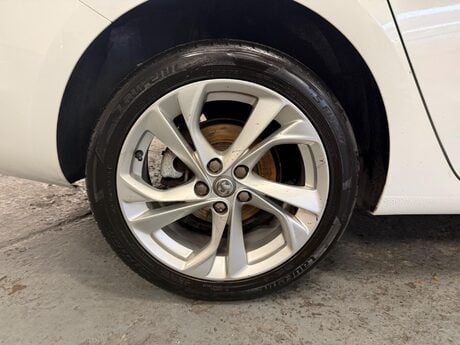 Vauxhall Astra 1.4i Turbo SRi Sports Tourer Euro 6 5dr 15