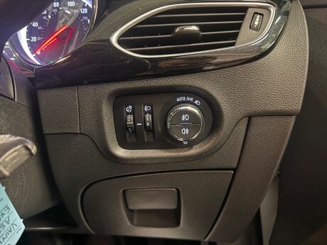 Vauxhall Astra 1.4i Turbo SRi Sports Tourer Euro 6 5dr 13