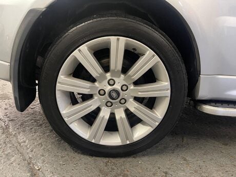 Land Rover Range Rover Sport 3.6 TD V8 HSE Station Wagon 5dr 24