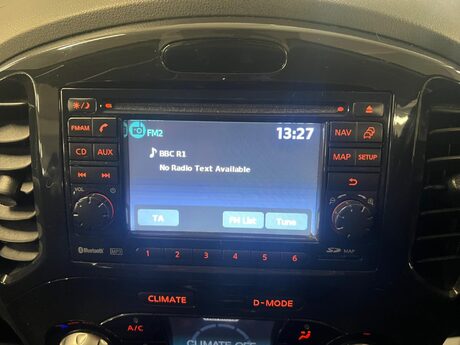 Nissan Juke 1.6 Acenta Premium Euro 5 (s/s) 5dr 23