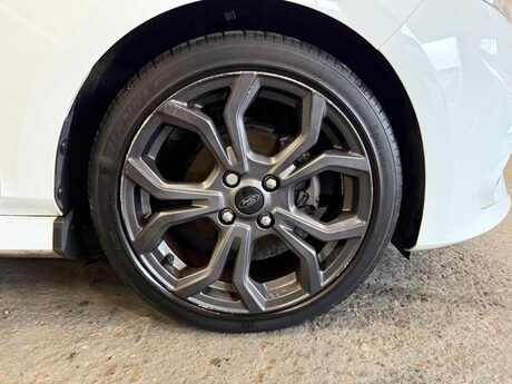 Ford Fiesta 1.0T EcoBoost ST-Line Euro 6 (s/s) 3dr 21