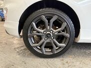 Ford Fiesta 1.0T EcoBoost ST-Line Euro 6 (s/s) 3dr 22
