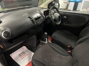 Nissan Note 1.6 16v SE 5dr 9