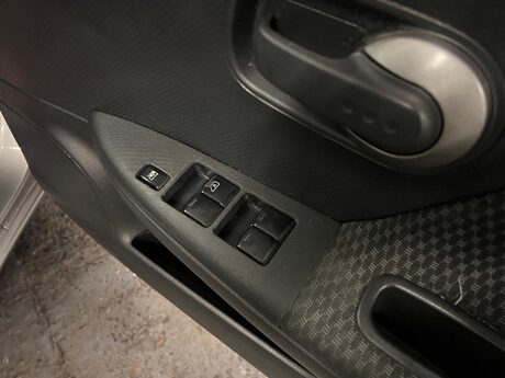 Nissan Note 1.6 16v SE 5dr 13