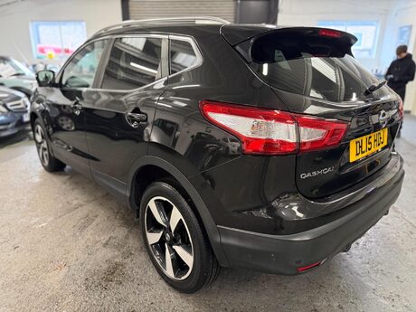 Nissan Qashqai 1.2 DIG-T n-tec+ XTRON 2WD Euro 6 (s/s) 5dr 4