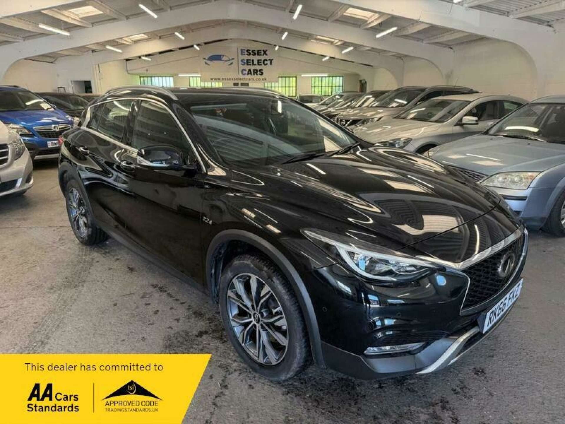 Infiniti Qx30