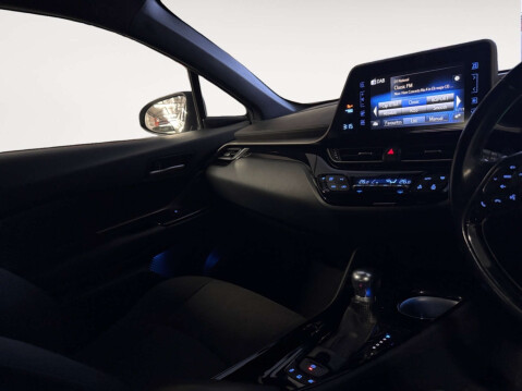 Toyota C-HR 1.8 C-HR-Dynamic HEV CVT 5dr 11