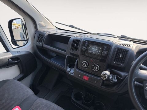 Peugeot Boxer 2.0 Boxer 335 Professional L3H2 Blue HDi 12