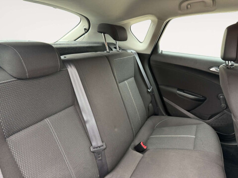 Vauxhall Astra 1.4 Astra SRI 5dr 11