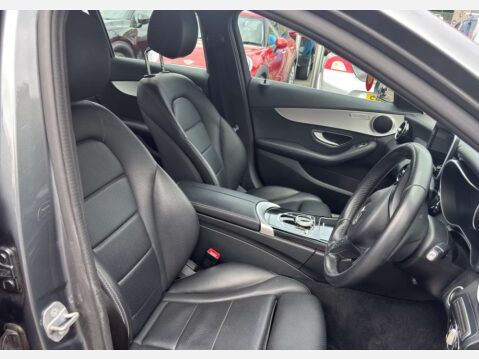 Mercedes-Benz C Class 2.0 C 200 Sport Auto 4dr 5