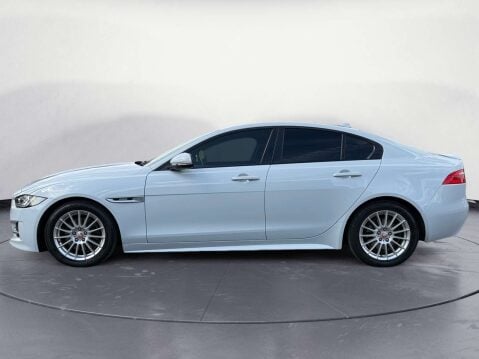 Jaguar XE 2.0 XE R-Sport D Auto 4dr 2