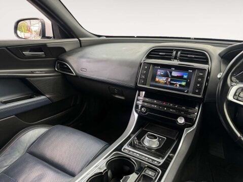Jaguar XE 2.0 XE R-Sport D Auto 4dr 11