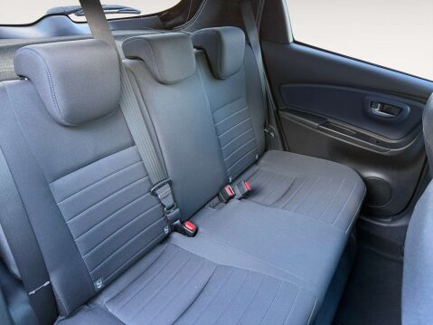 Toyota Yaris 1.5 Yaris Blue Bi-Tone VVT-i HEV CVT 5dr 13