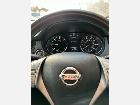 Nissan Qashqai 1.5 dCi Tekna 2WD Euro 5 (s/s) 5dr 8