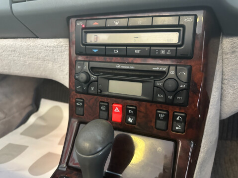 Mercedes-Benz SL Series SL320 17