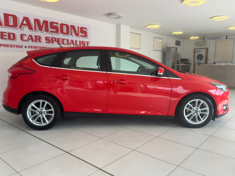 Ford Focus ZETEC * ULEZ COMLIANT * ULTRA LOW MILES * 3