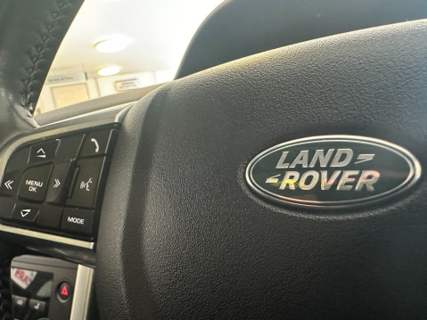 Land Rover Discovery Sport TD4 HSE LUXURY 17