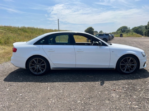 Audi A4 TDI BLACK EDITION PLUS 2