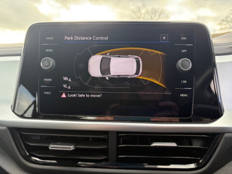 Volkswagen T-Roc LIFE TSI DSG 25