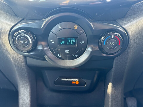 Ford Ecosport TITANIUM S 18