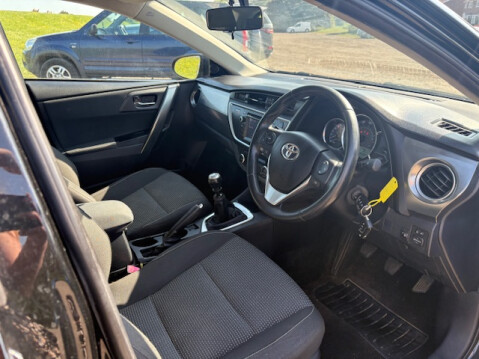 Toyota Auris ICON DUAL VVT-I 11