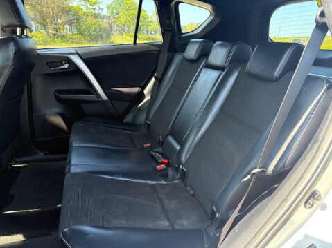Toyota Rav 4 D-4D ICON TSS 9