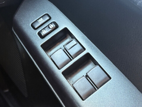 Toyota Rav 4 D-4D ICON TSS 17