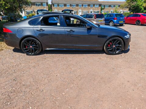 Jaguar XF V6 S 6