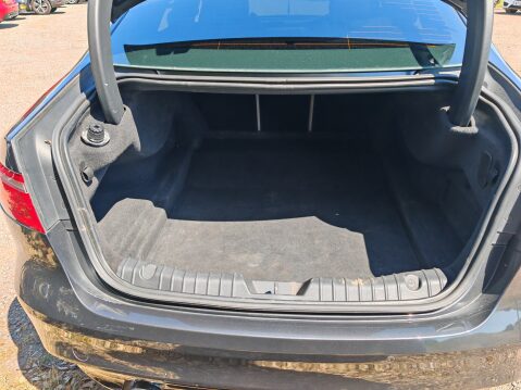 Jaguar XF V6 S 8