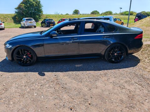 Jaguar XF V6 S 4