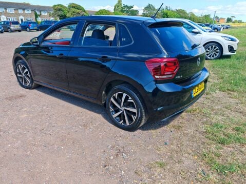Volkswagen Polo BEATS TSI 8