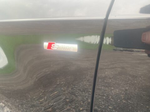 Audi A3 TDI S LINE BLACK EDITION 6