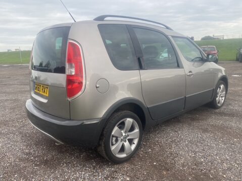 Skoda Roomster SCOUT TSI DSG 2