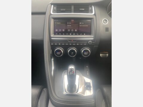 Jaguar E-Pace R-DYNAMIC SE 11