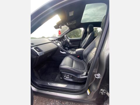 Jaguar E-Pace R-DYNAMIC SE 16