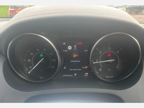 Jaguar E-Pace R-DYNAMIC SE 9