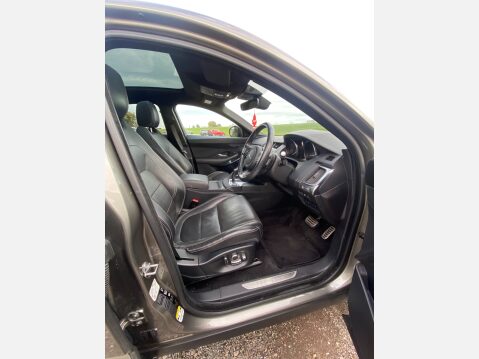 Jaguar E-Pace R-DYNAMIC SE 7