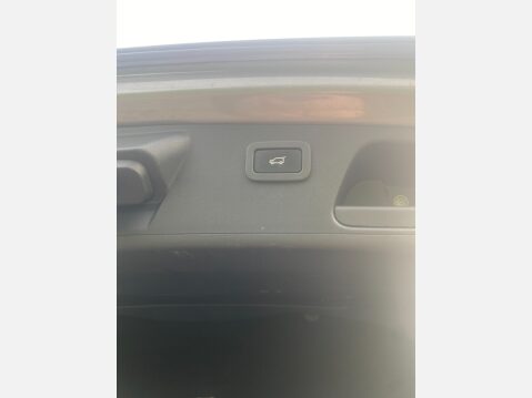 Jaguar E-Pace R-DYNAMIC SE 18