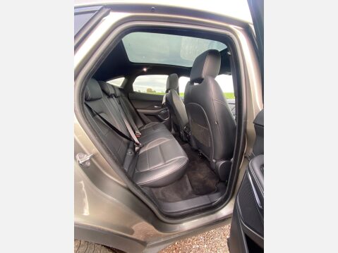 Jaguar E-Pace R-DYNAMIC SE 12