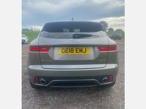 Jaguar E-Pace R-DYNAMIC SE 4