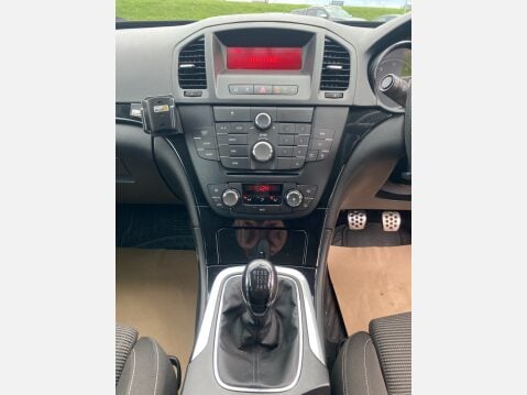 Vauxhall Insignia SE NAV CDTI 11
