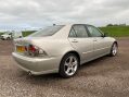 Lexus Is 200 SE 4