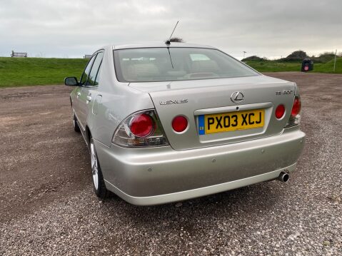 Lexus Is 200 SE 8