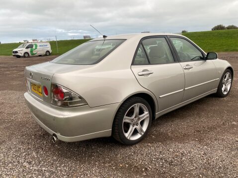 Lexus Is 200 SE 7